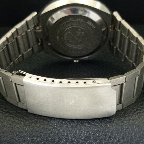 Vintage 1986 Ricoh Automatic Mens Silver Watch W/daydate & Green accents - Picture 2 of 10